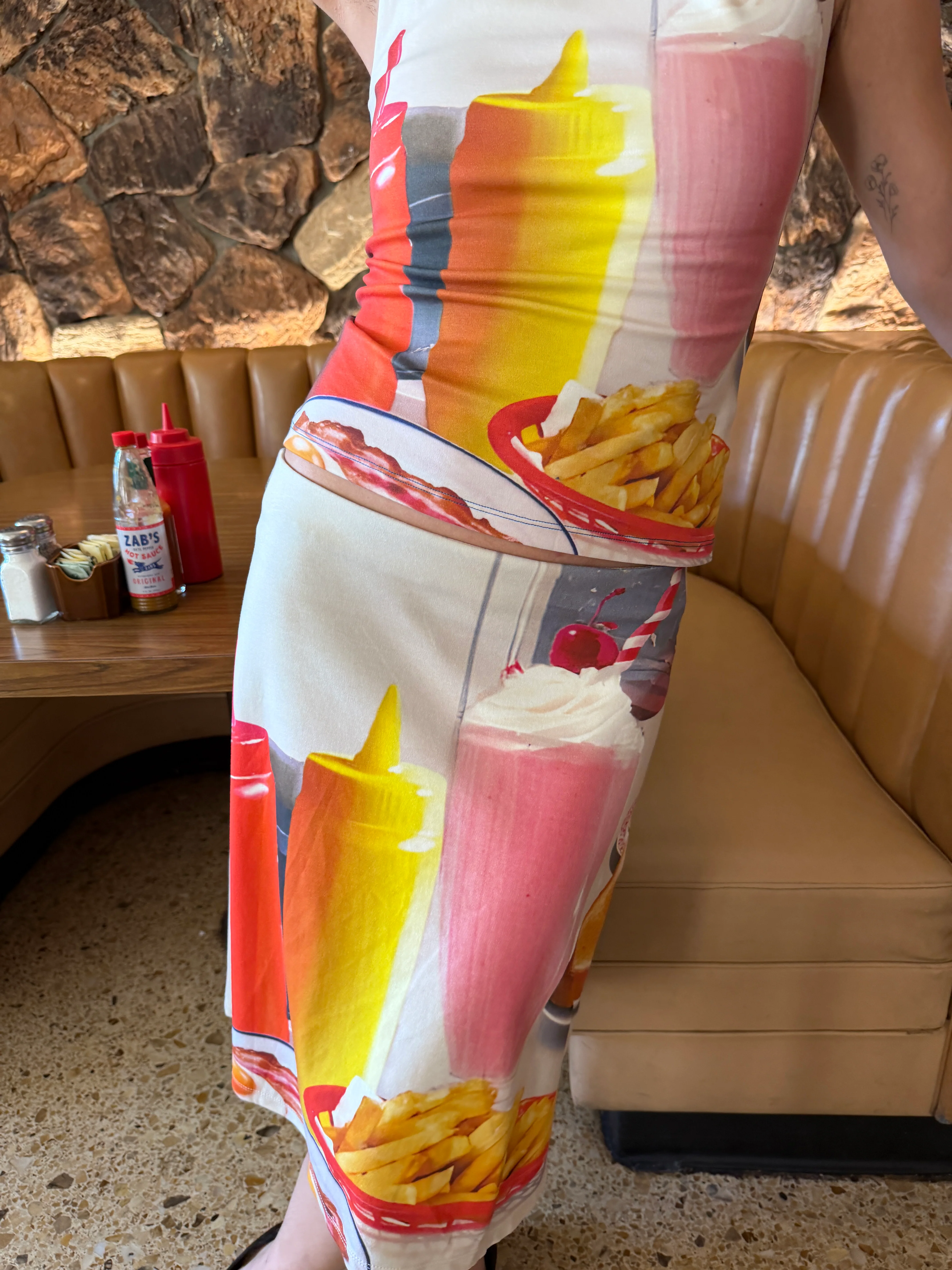 Midnight Breakfast Collector Skirt - Diner Table - Image 8